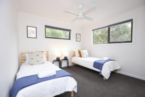 Claystone - walking distance to the beach